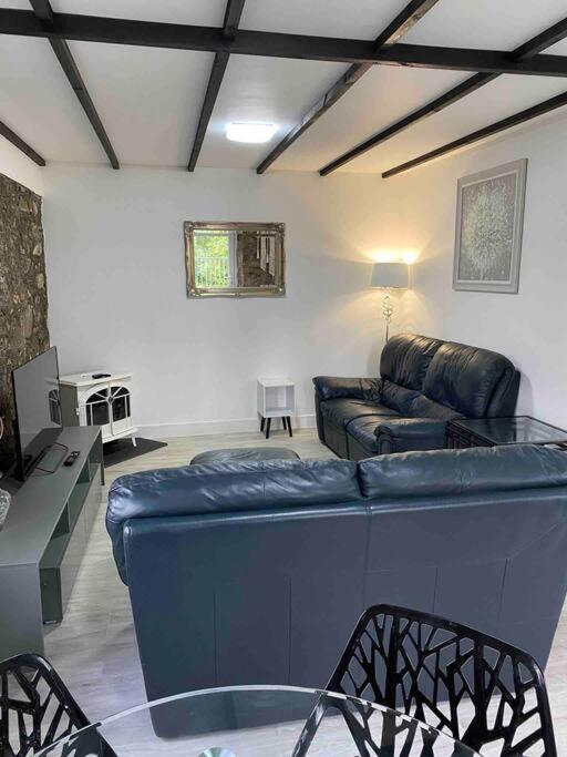 Beautiful Renovated Former Coach House Villa Llandeilo Bagian luar foto