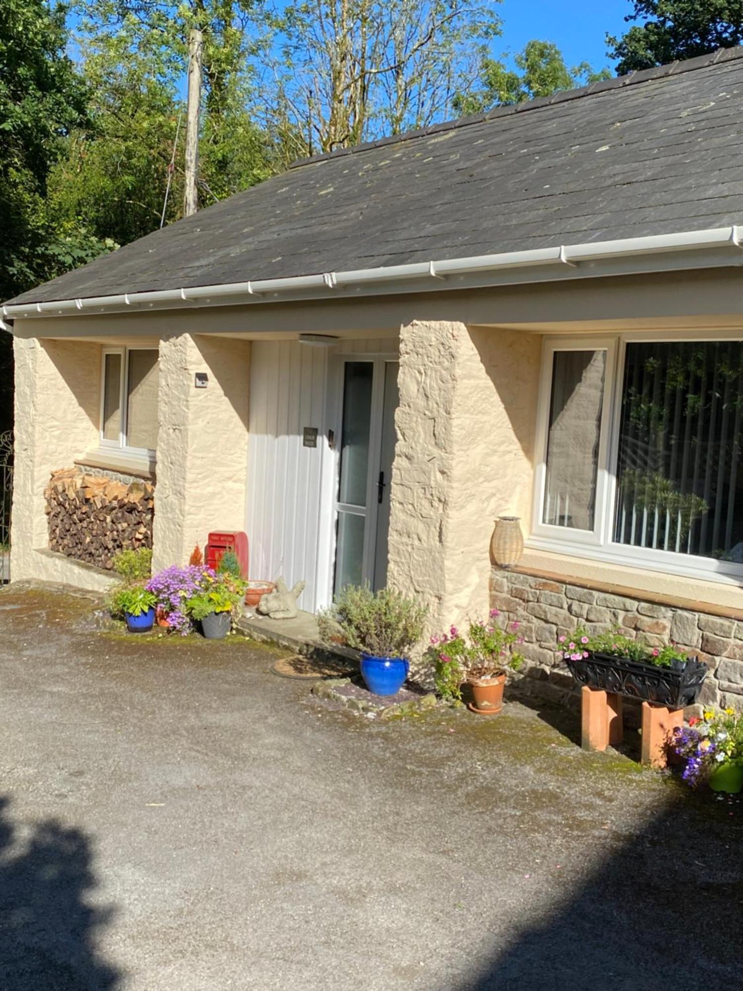 Beautiful Renovated Former Coach House Llandeilo Bagian luar foto